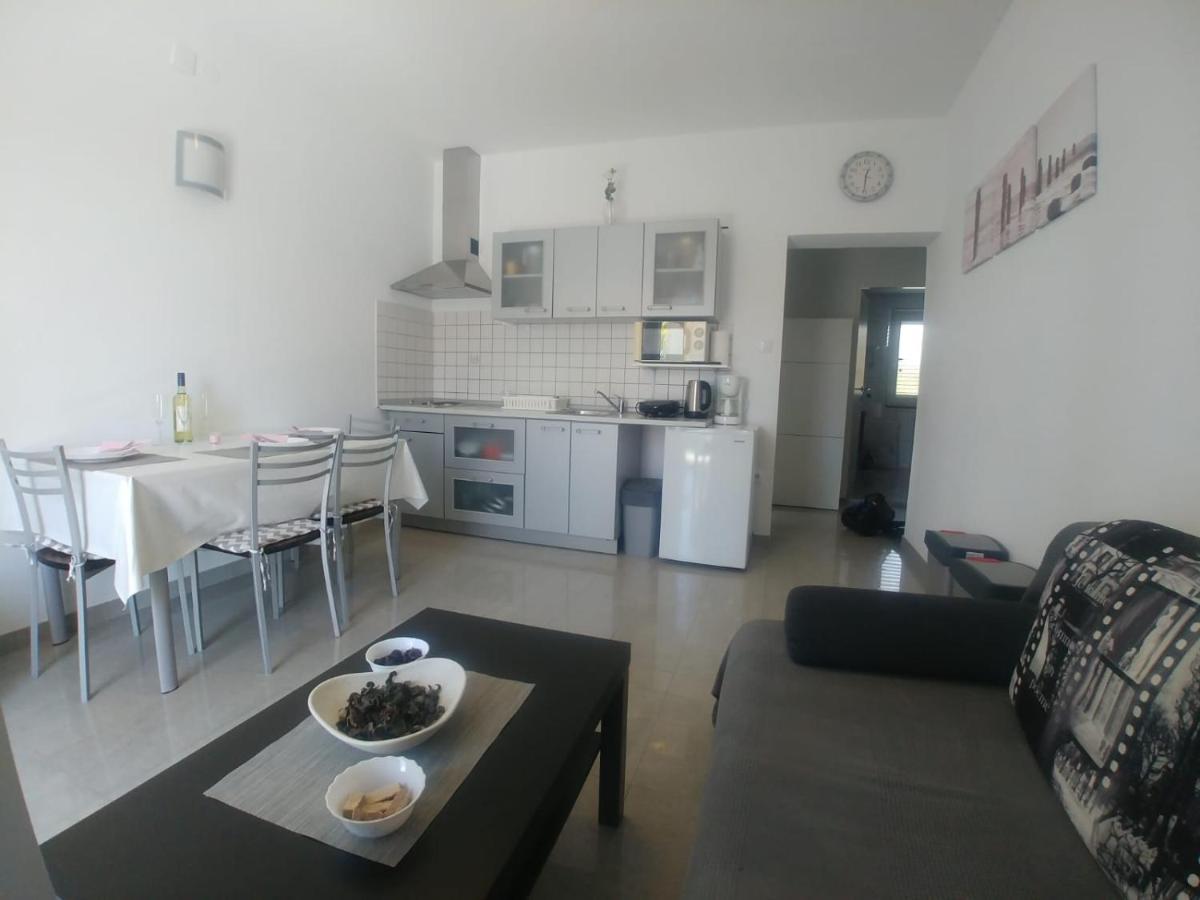 Lana Apartman Apartment เมดูลิน ภายนอก รูปภาพ
